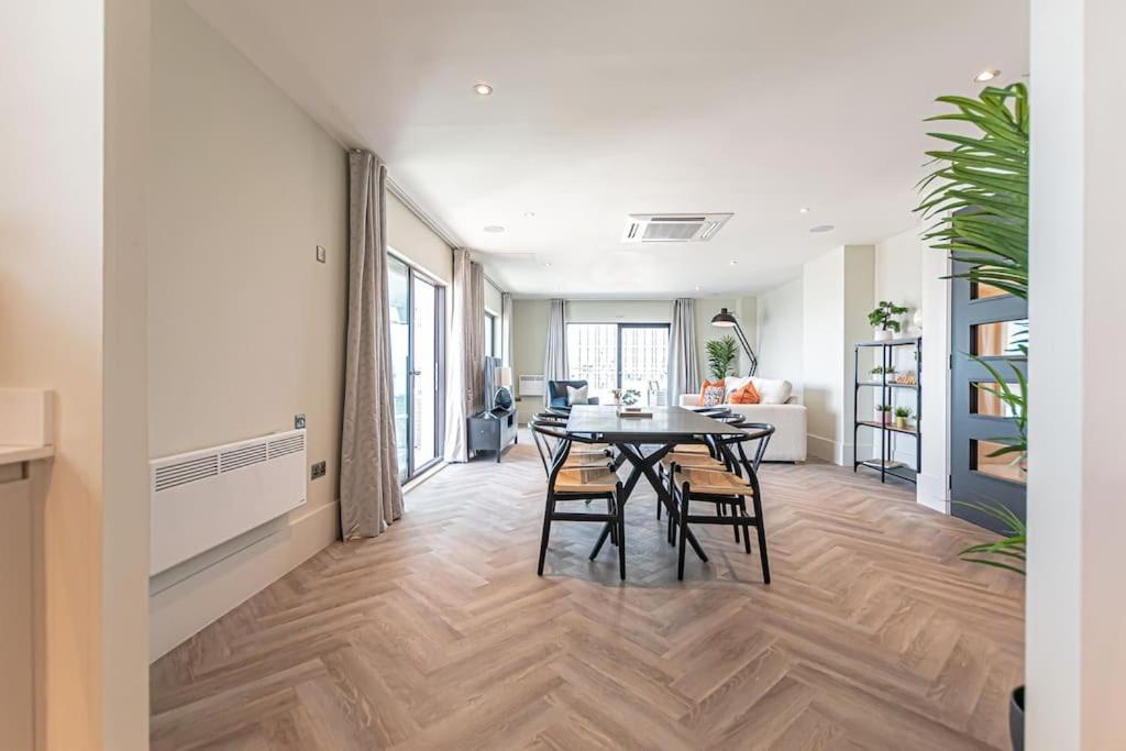 Penthouse River View! Wow Liverpool Exteriör bild
