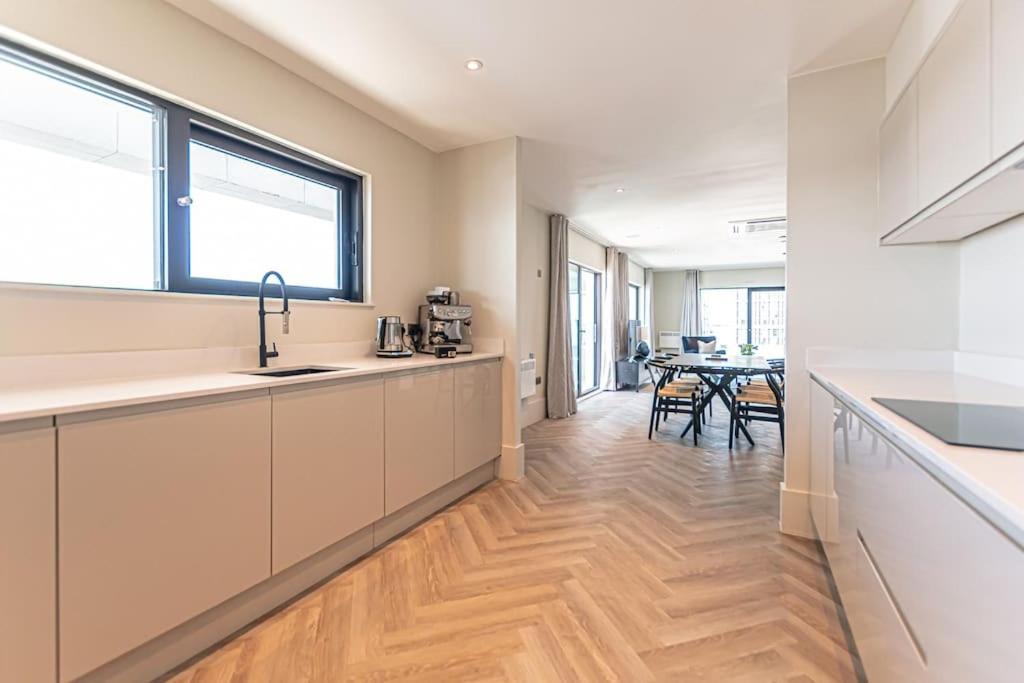 Penthouse River View! Wow Liverpool Exteriör bild